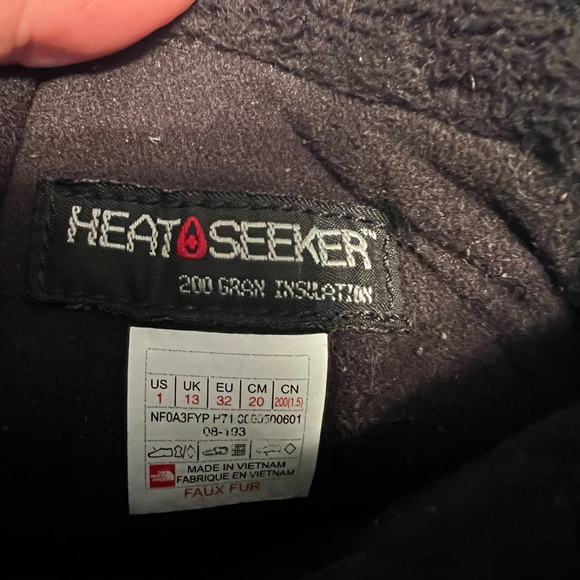 Girls north face winter boots - Picture 2 of 3